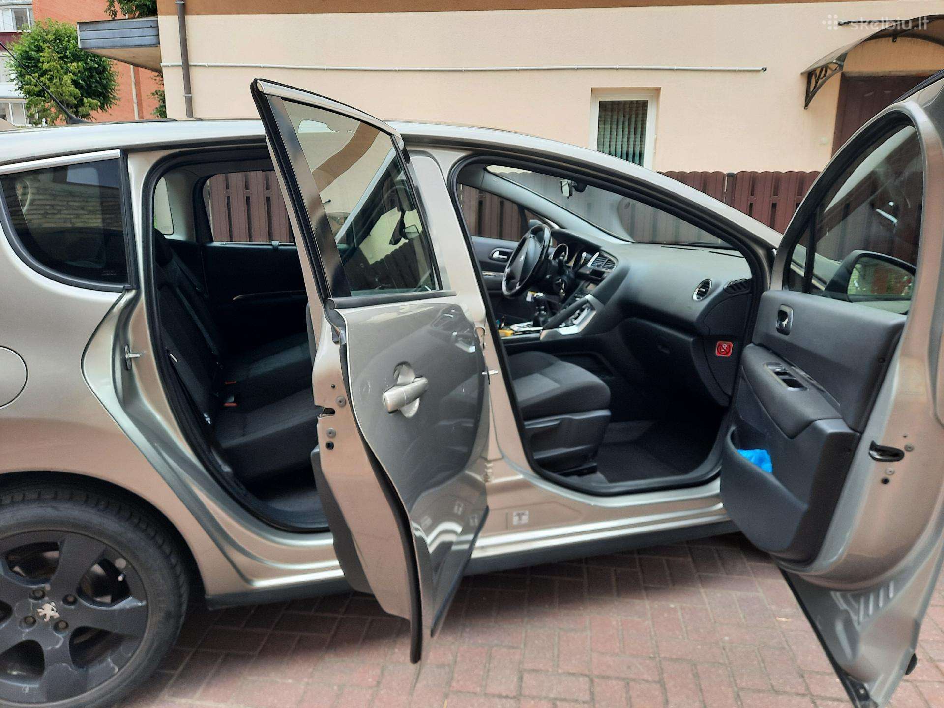 Peugeot 3008 2010 — photo 8