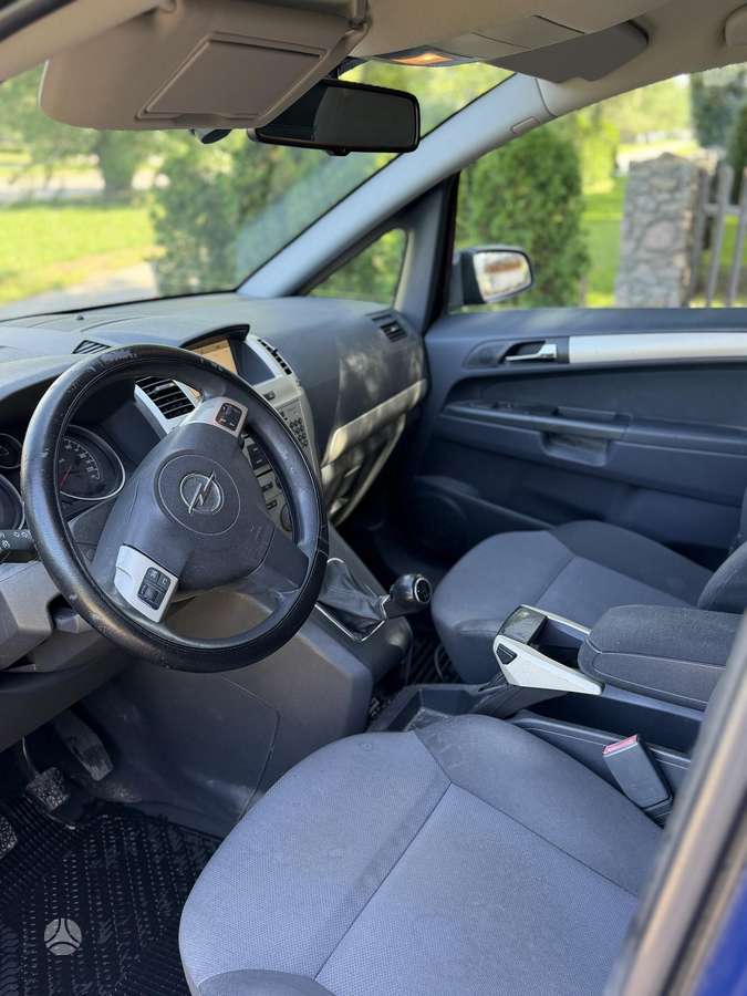 Opel Zafira 2008 — photo 24