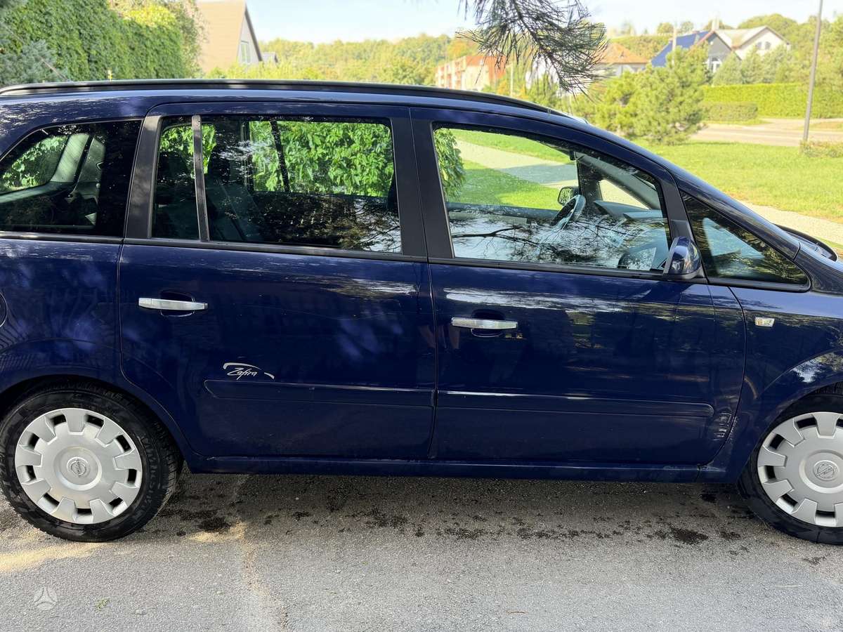 Opel Zafira 2008 — engine 1910 cm³, 150 HP (110kW)