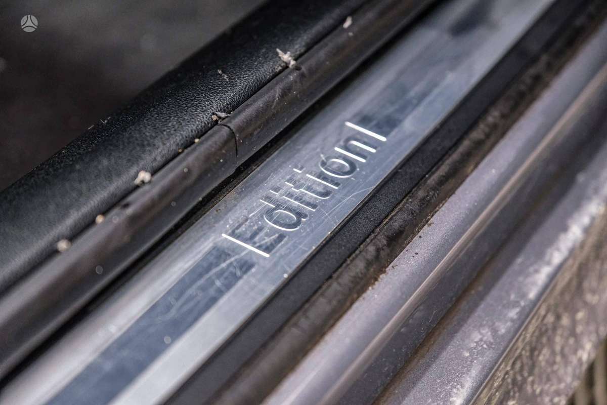 BMW 318 2012 — photo 13
