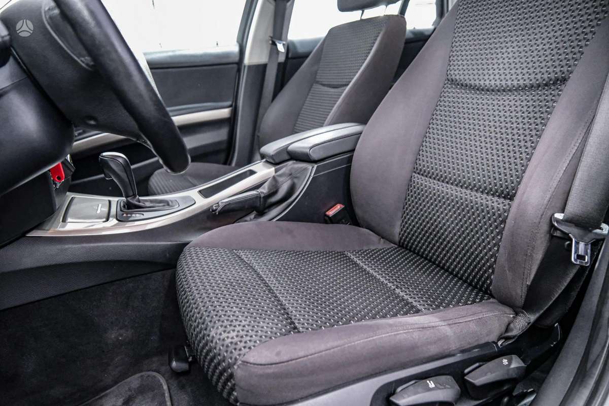 BMW 318 2012 — photo 6