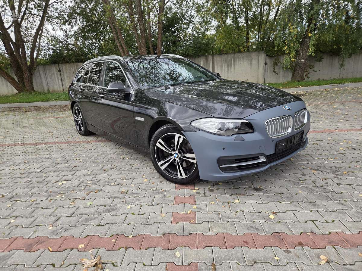 BMW 520 2014 — rear view