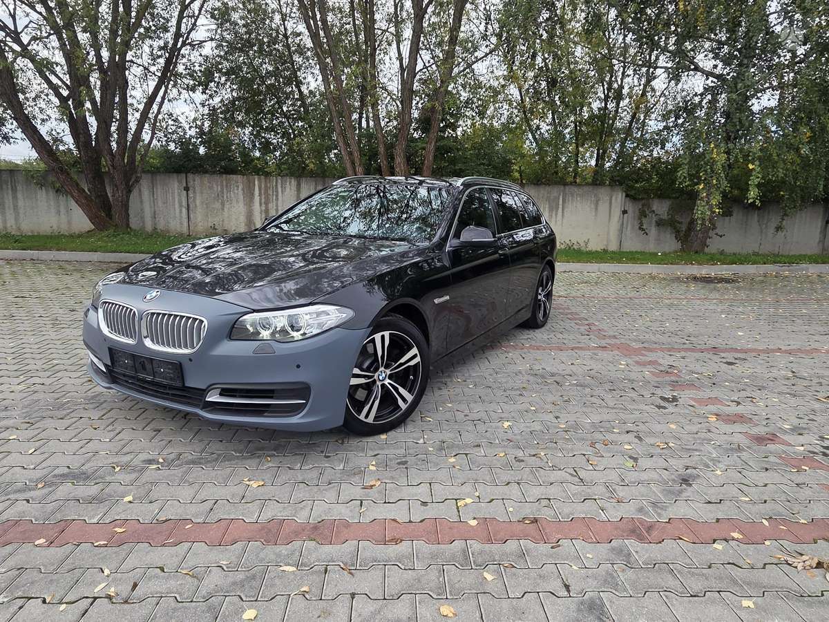 BMW 520 2014 — interior
