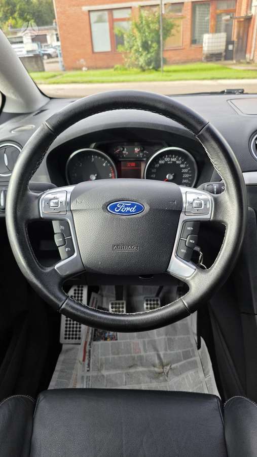 Ford S-MAX 2013 — фото 23