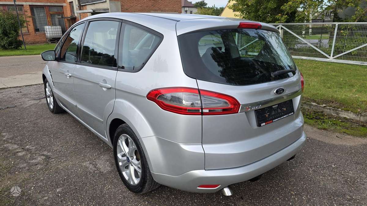 Ford S-MAX 2013 — салон