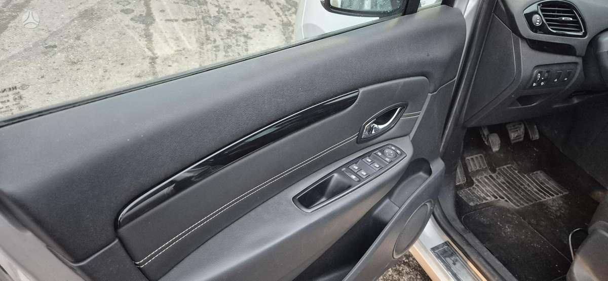 Renault Grand 2014 — photo 10