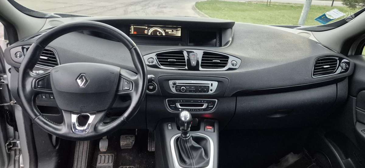 Renault Grand 2014 — photo 12