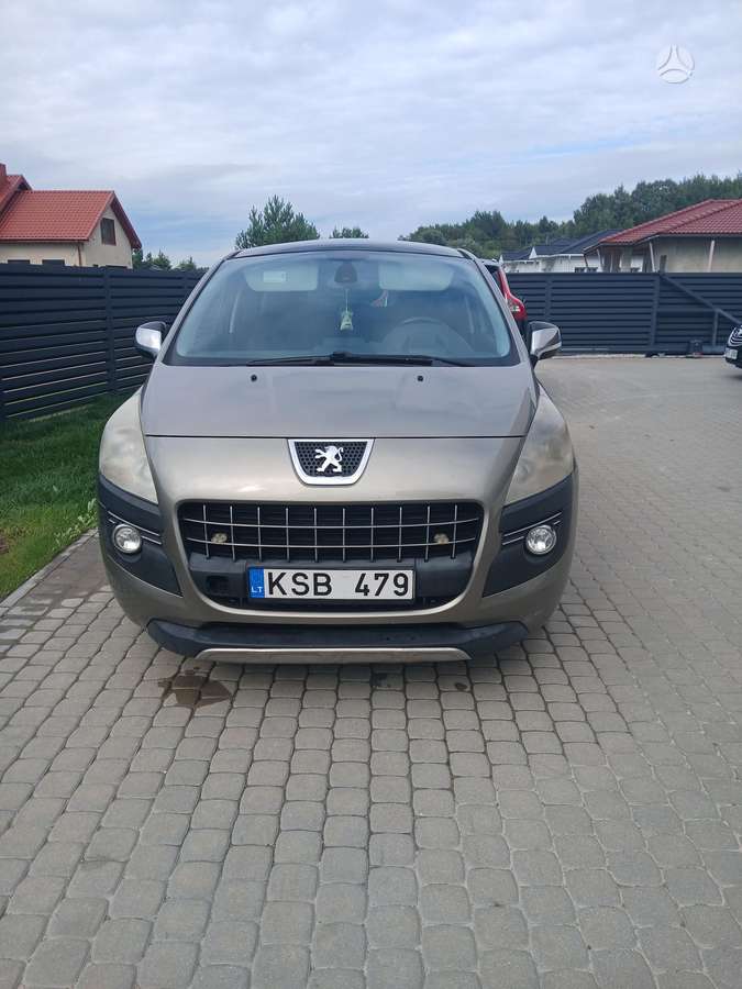 Peugeot 3008 2010 — rear view