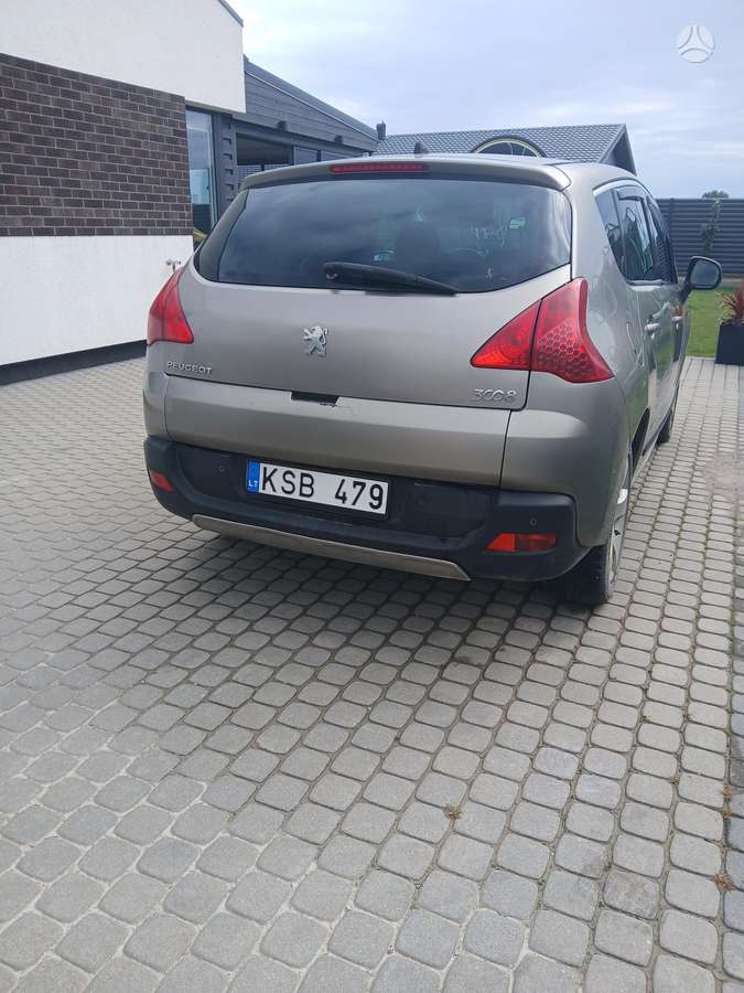 Peugeot 3008 2010 — engine 1560 cm³, 109 HP (80kW)