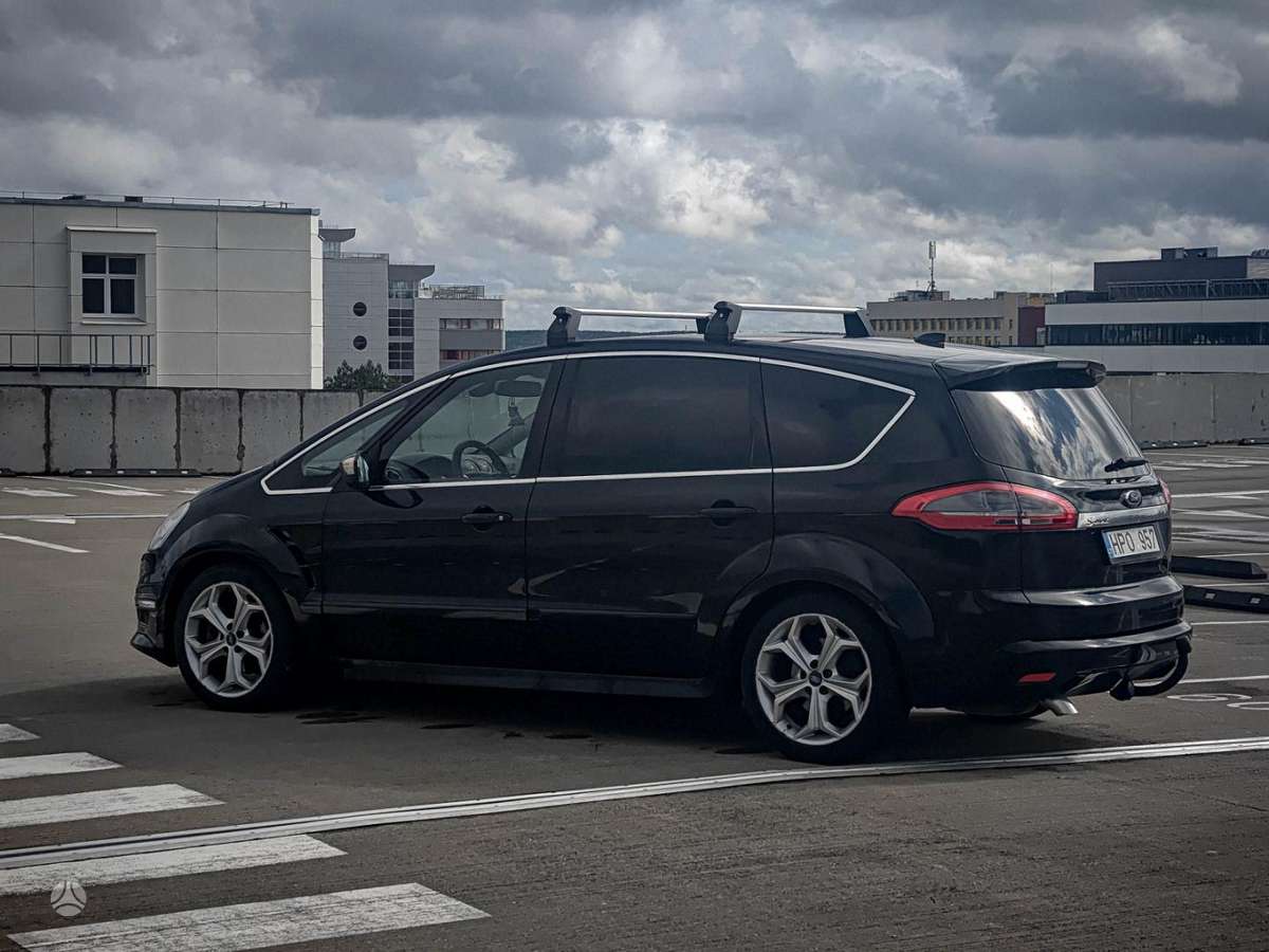 Ford S-MAX 2011 — photo 10