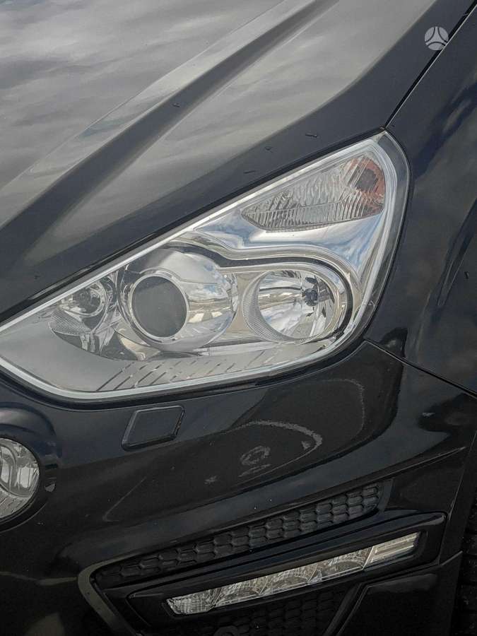 Ford S-MAX 2011 — photo 13