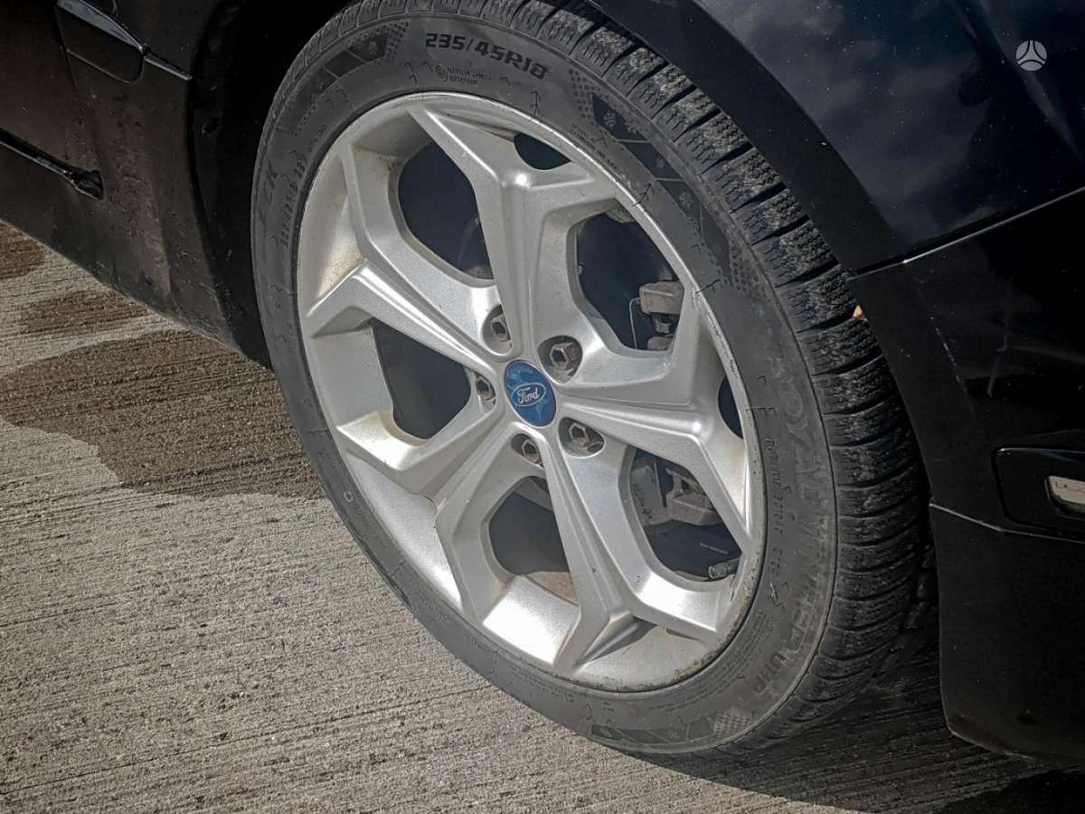 Ford S-MAX 2011 — photo 16