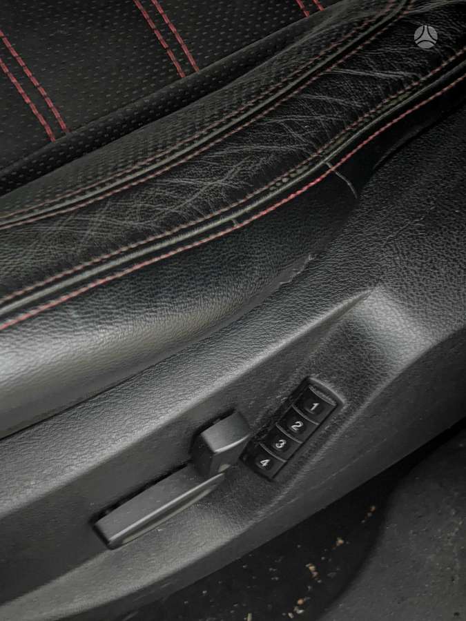 Ford S-MAX 2011 — photo 23