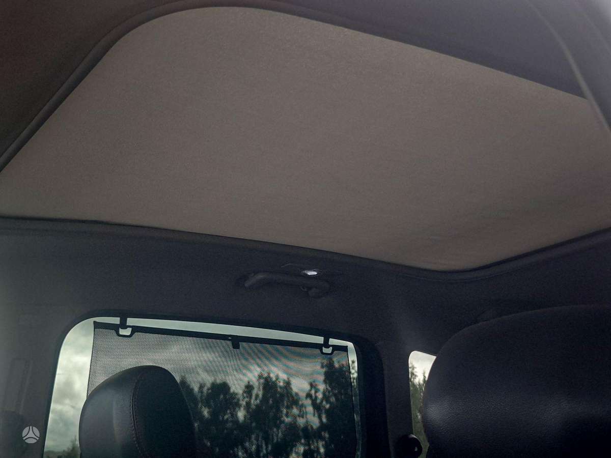Ford S-MAX 2011 — photo 27
