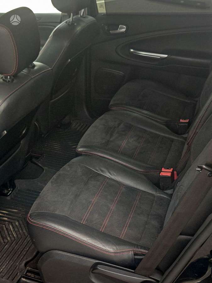 Ford S-MAX 2011 — photo 29