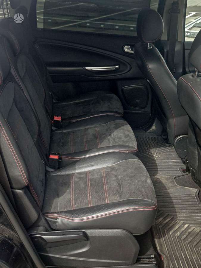 Ford S-MAX 2011 — photo 30