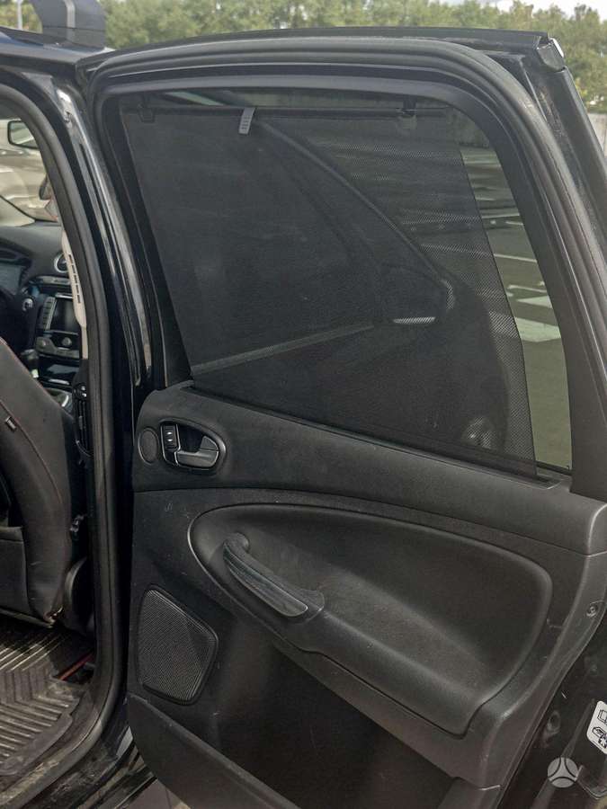 Ford S-MAX 2011 — photo 31