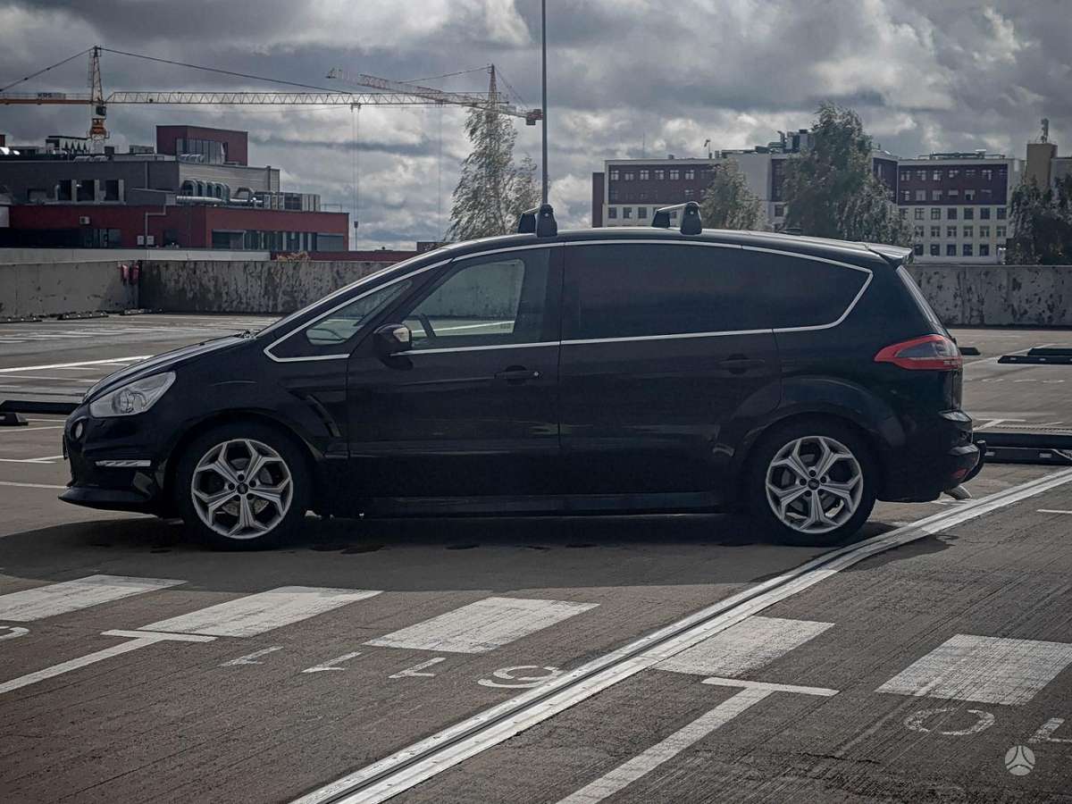 Ford S-MAX 2011 — photo 9