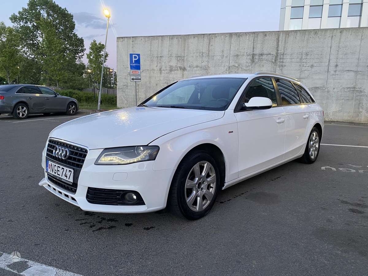 Audi A4 2010 — двигун 1968 cm³, 143 HP (105kW)