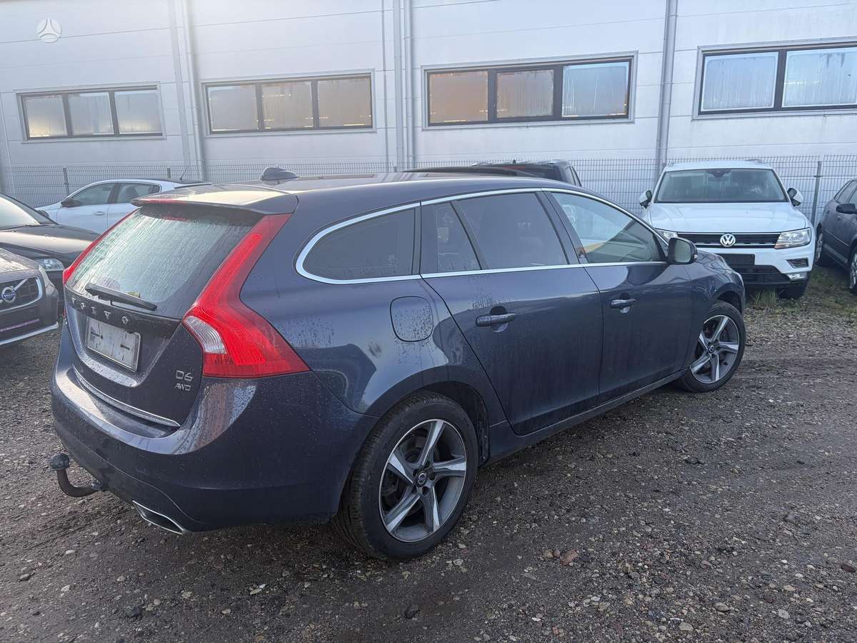 Volvo V60 2015 — photo 5