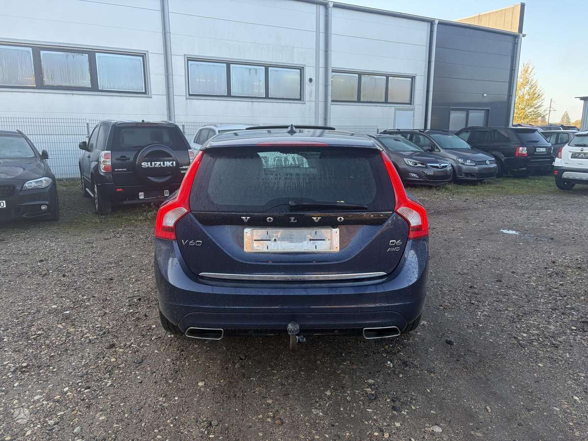 Volvo V60 2015 — photo 6