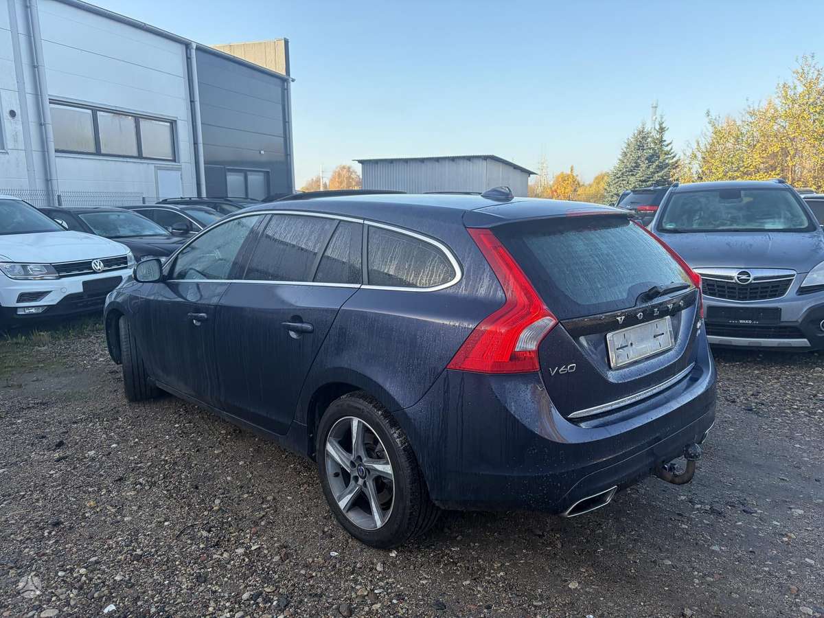 Volvo V60 2015 — photo 7