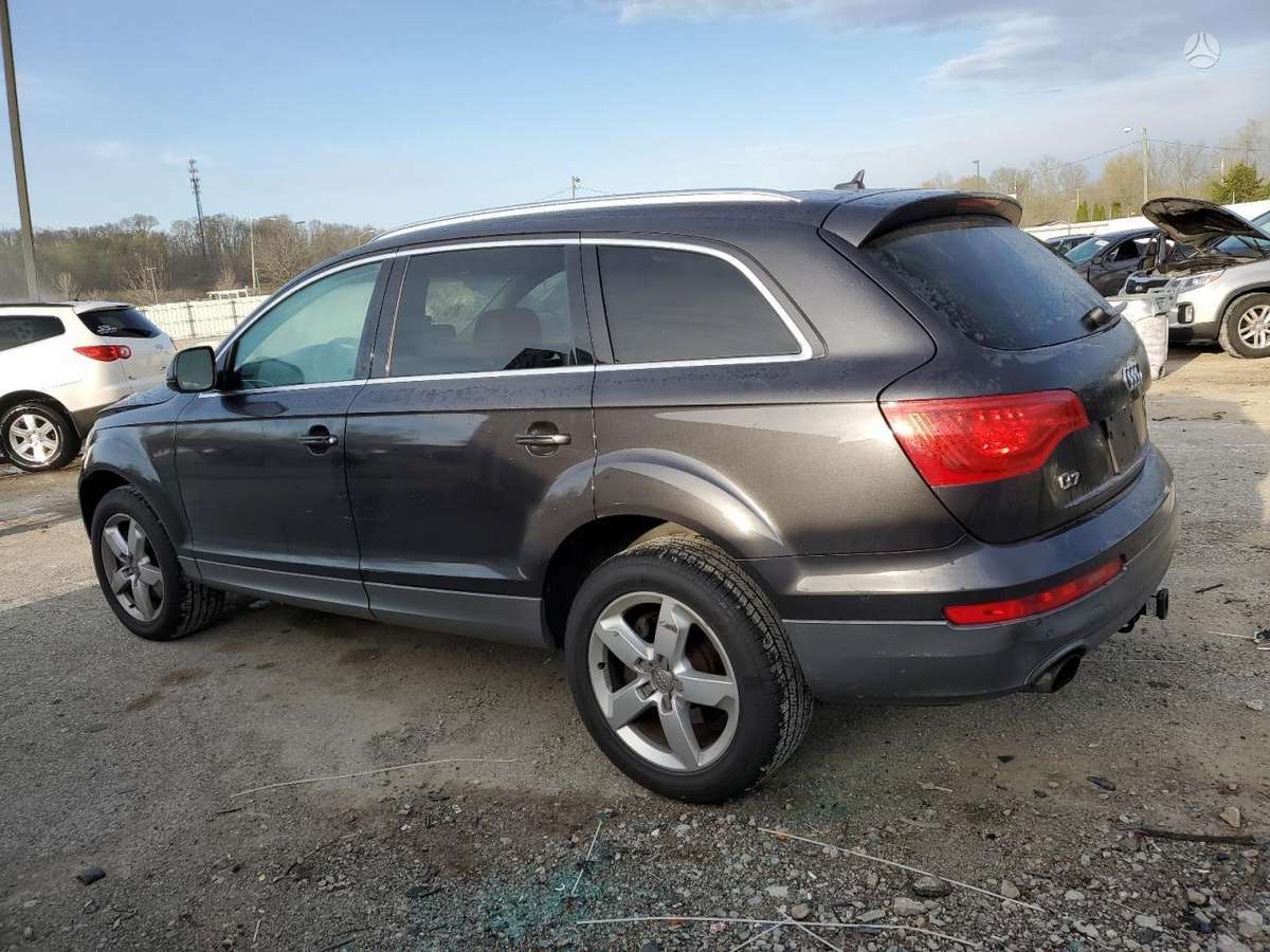 Audi Q7 2013 — вигляд ззаду