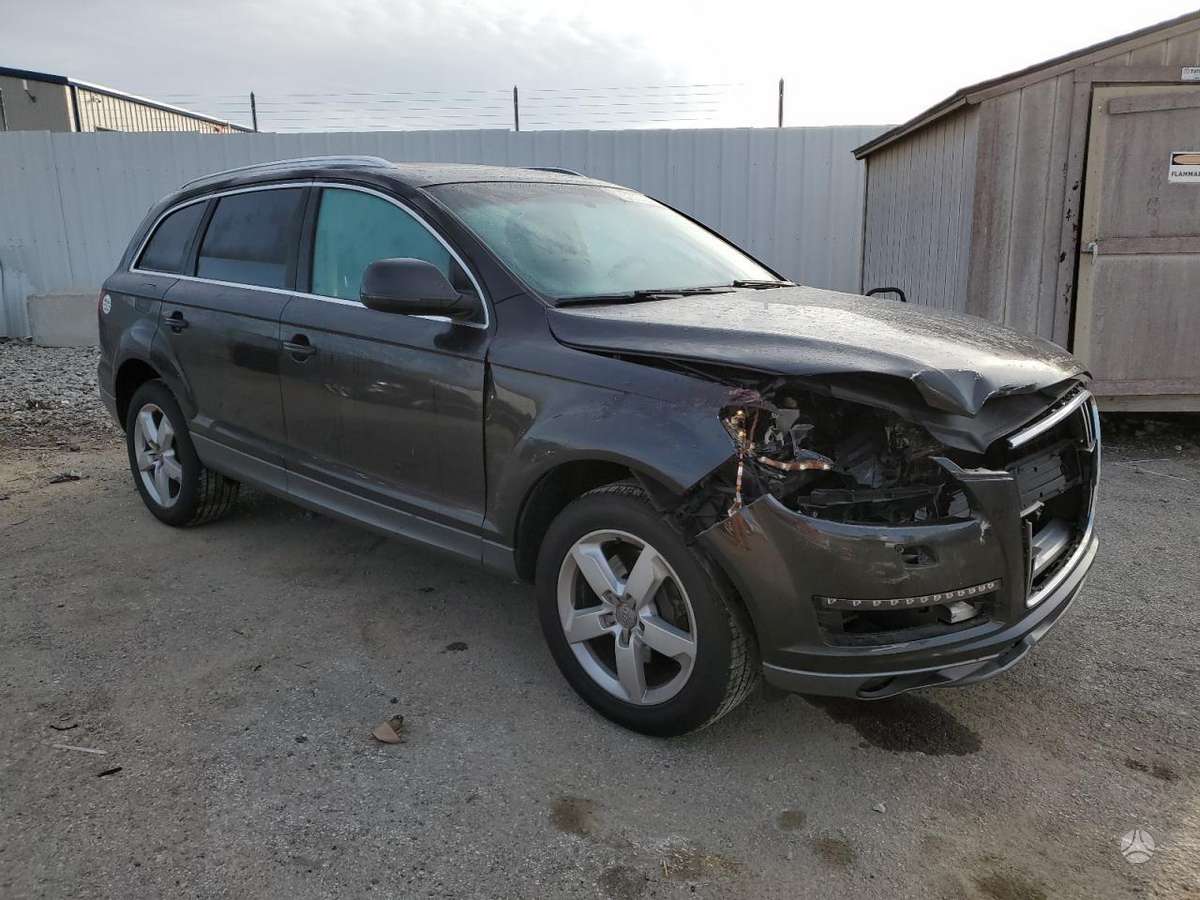 Audi Q7 2013 — двигун 2995 cm³, 272 HP (200kW)