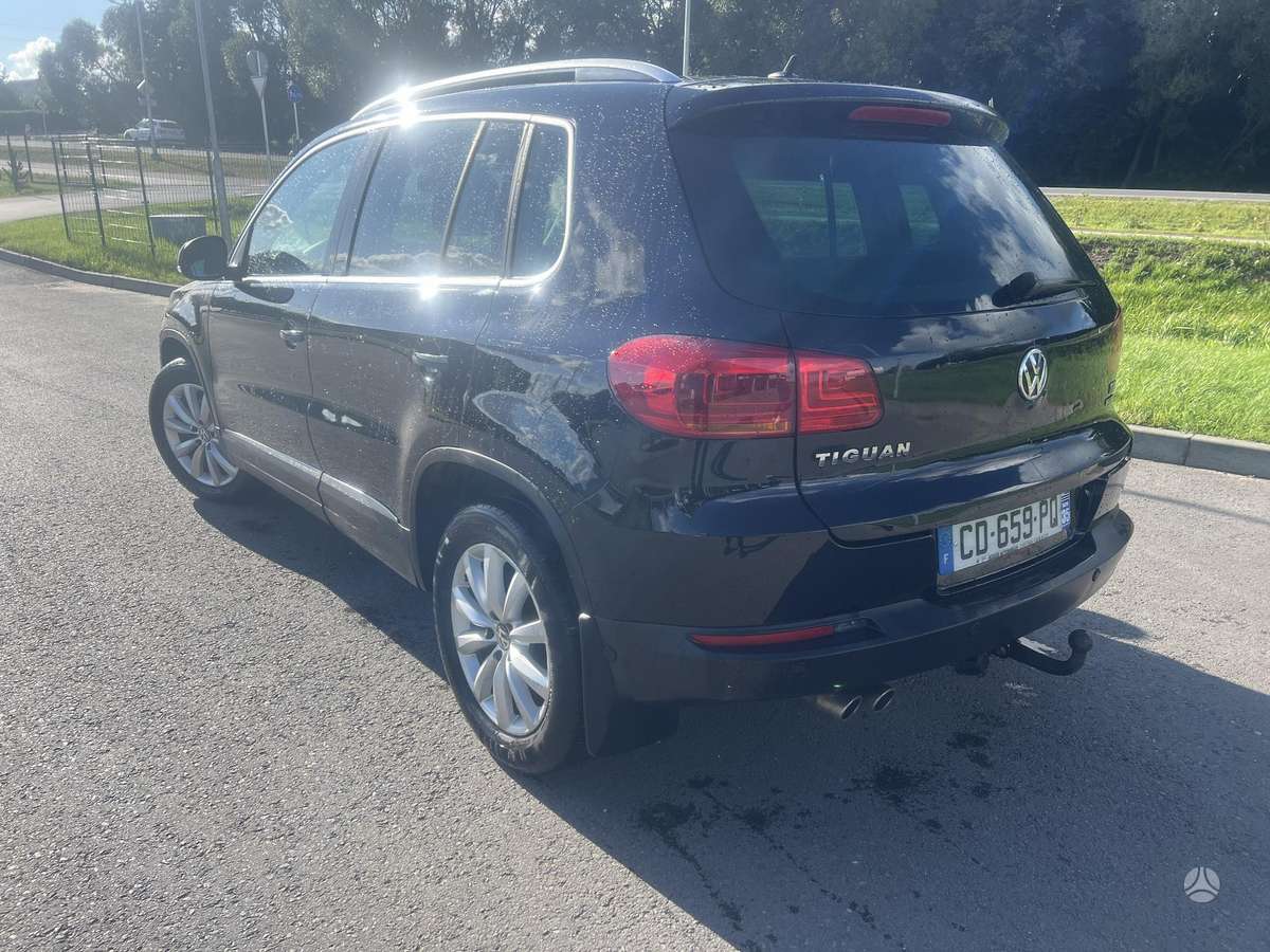 Volkswagen Tiguan 2012 — interior