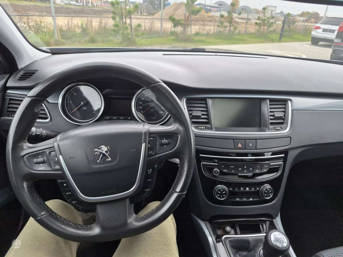 Peugeot 508 2015 — photo 17