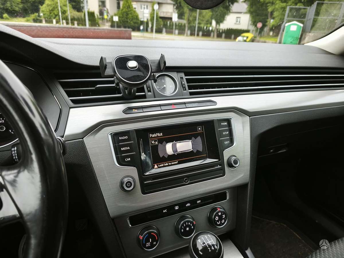 Volkswagen Passat 2015 — photo 12