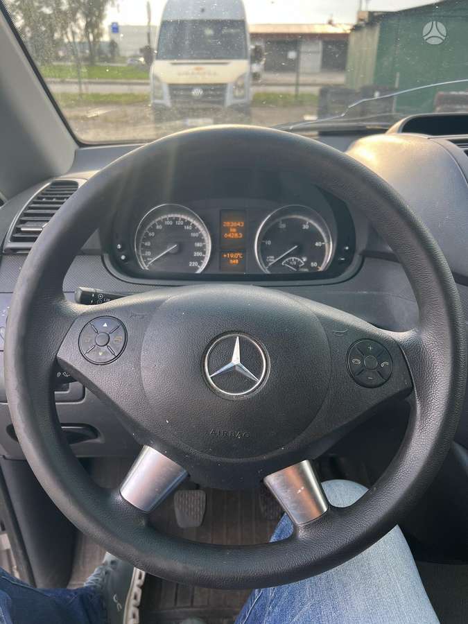 Mercedes-Benz Vito 2011 — photo 16