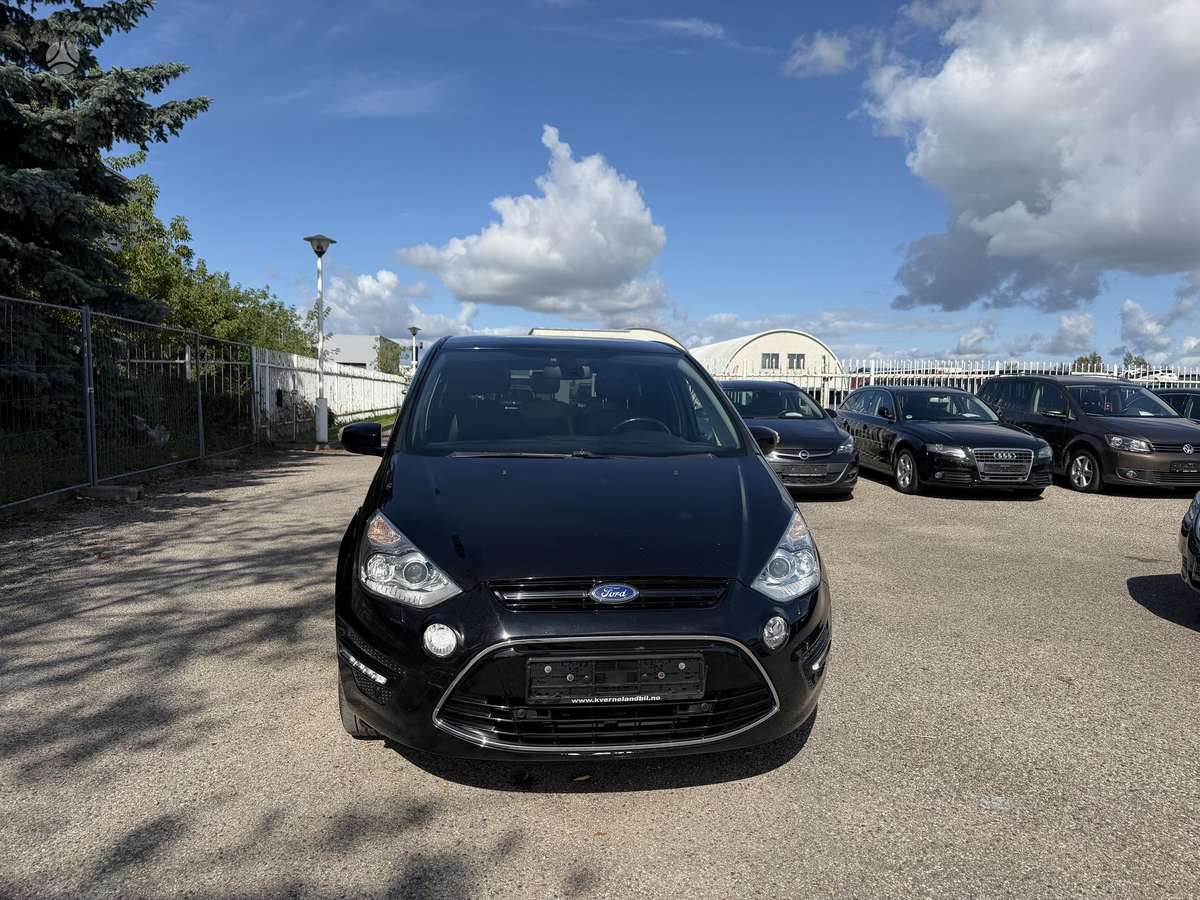 Ford S-MAX 2013 — interior