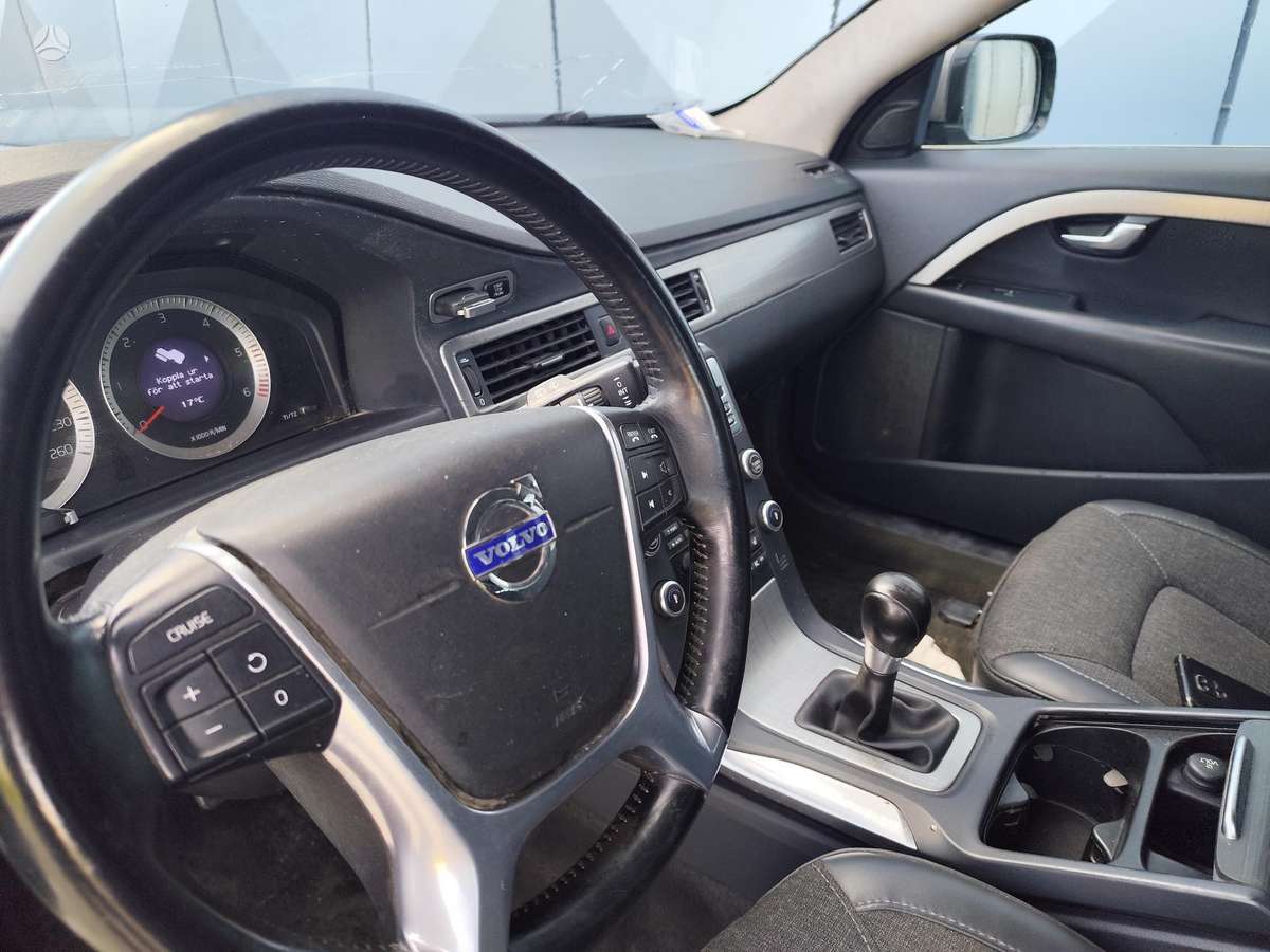 Volvo XC70 2011 — photo 8