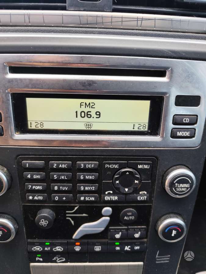 Volvo XC70 2011 — photo 9