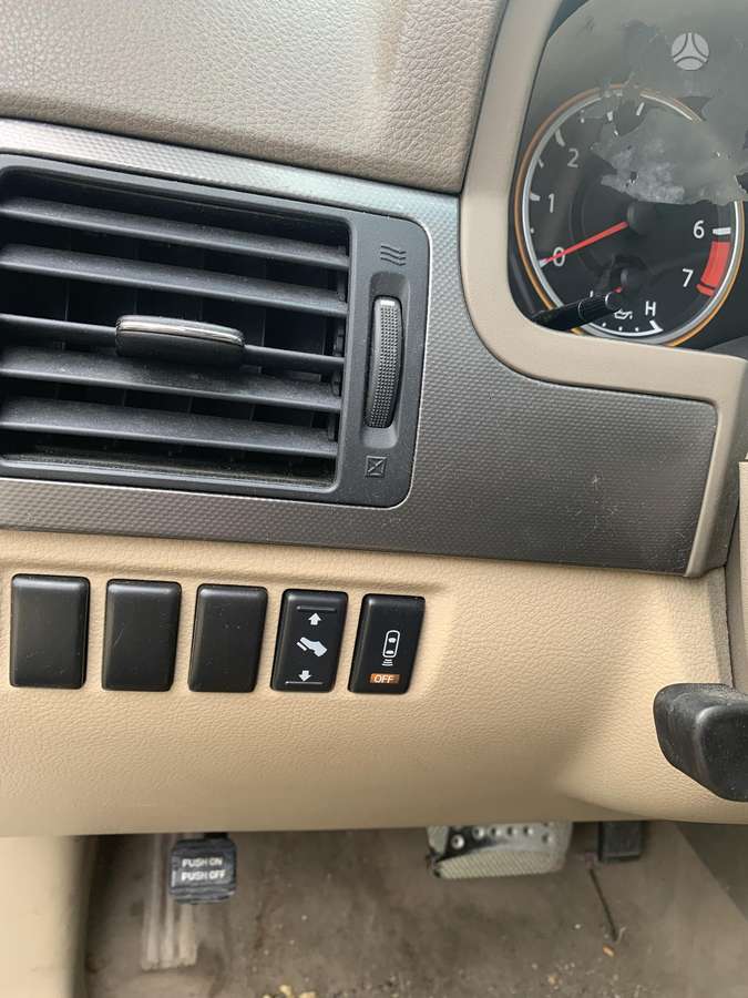 Nissan Armada 2008 — photo 11