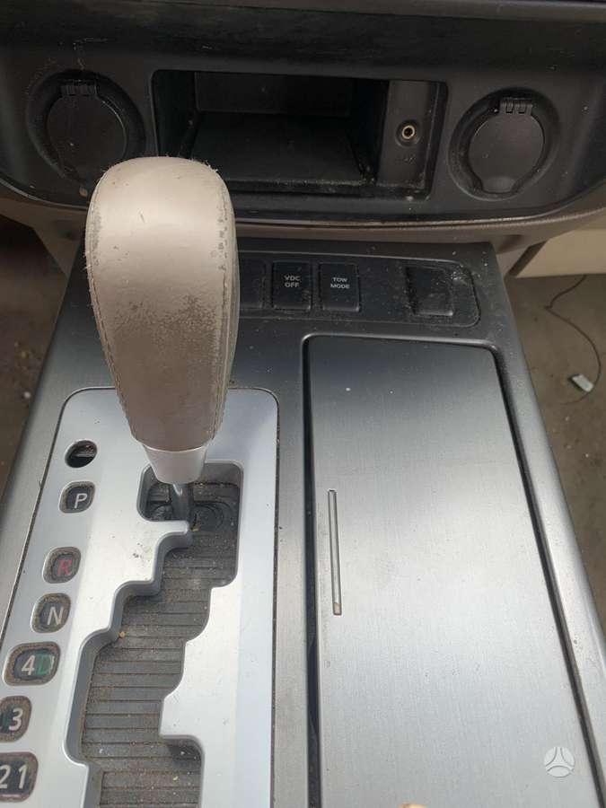 Nissan Armada 2008 — photo 13