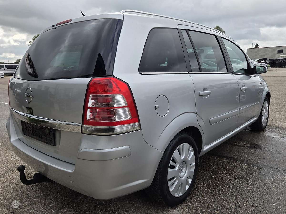 Opel Zafira 2008 — двигун 1796 cm³, 140 HP (103kW)