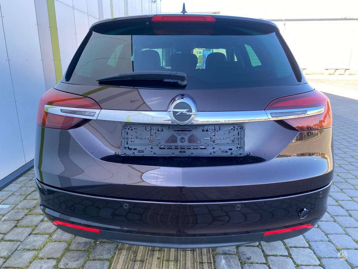 Opel Insignia 2014 — engine 1956 cm³, 140 HP (103kW)