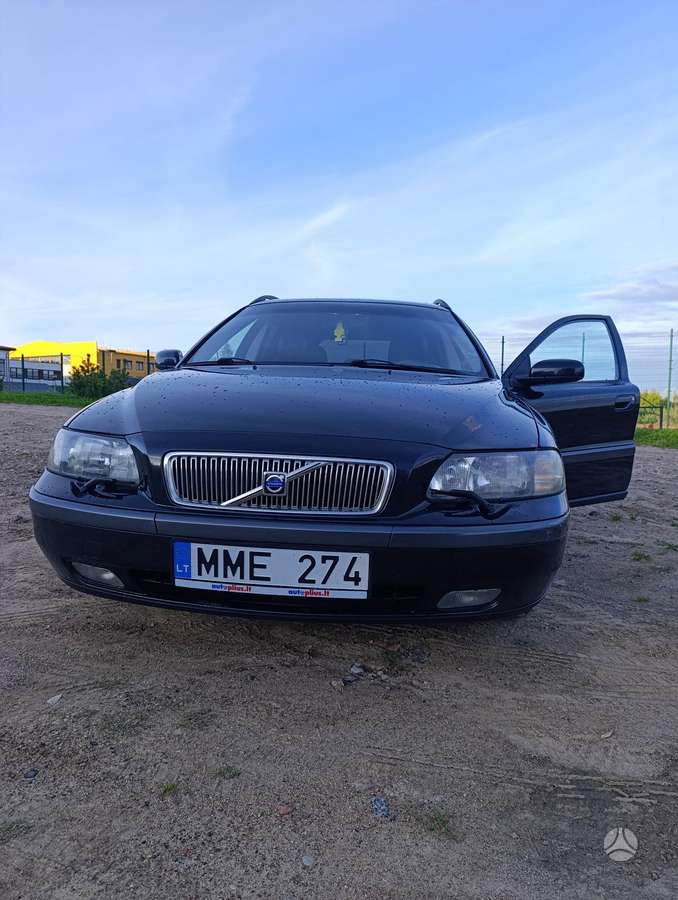 Volvo V70 2004 — салон