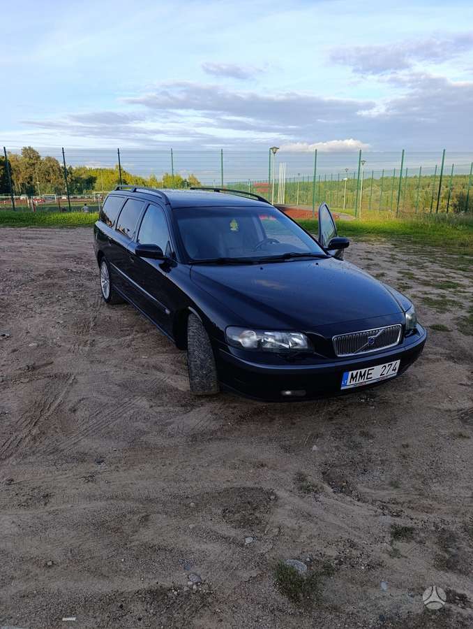 Volvo V70 2004 — двигун 2400 cm³, 163 HP (120kW)
