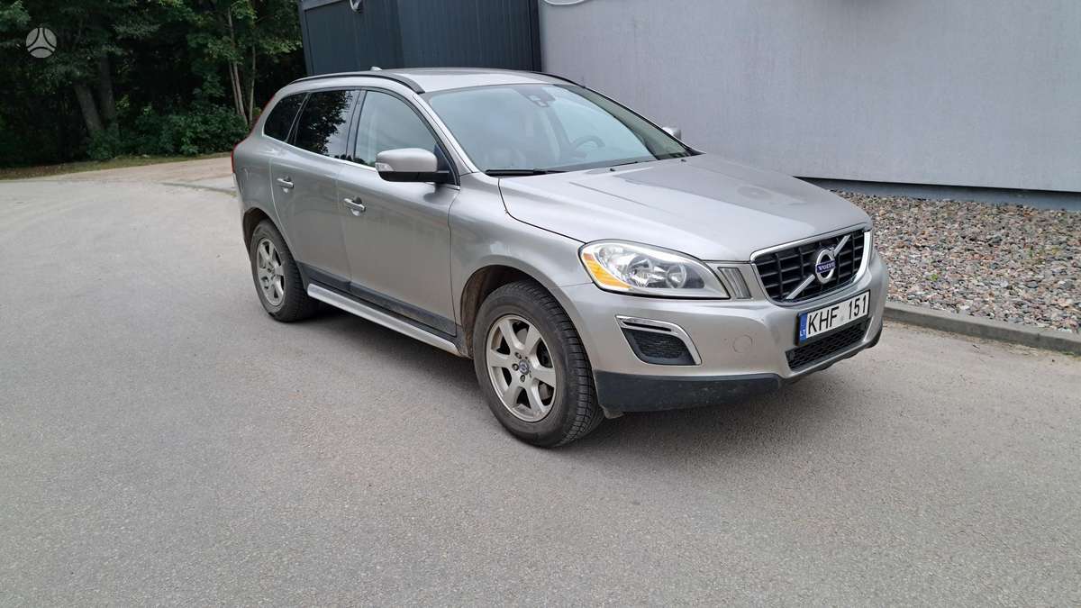 Volvo XC60 2010 — engine 2400 cm³, 205 HP (151kW)