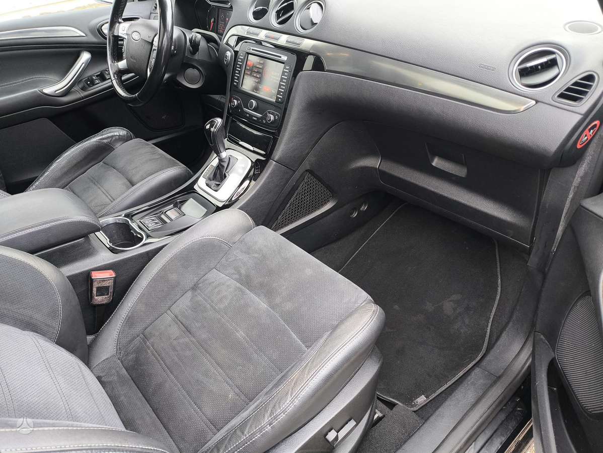 Ford S-MAX 2013 — photo 10