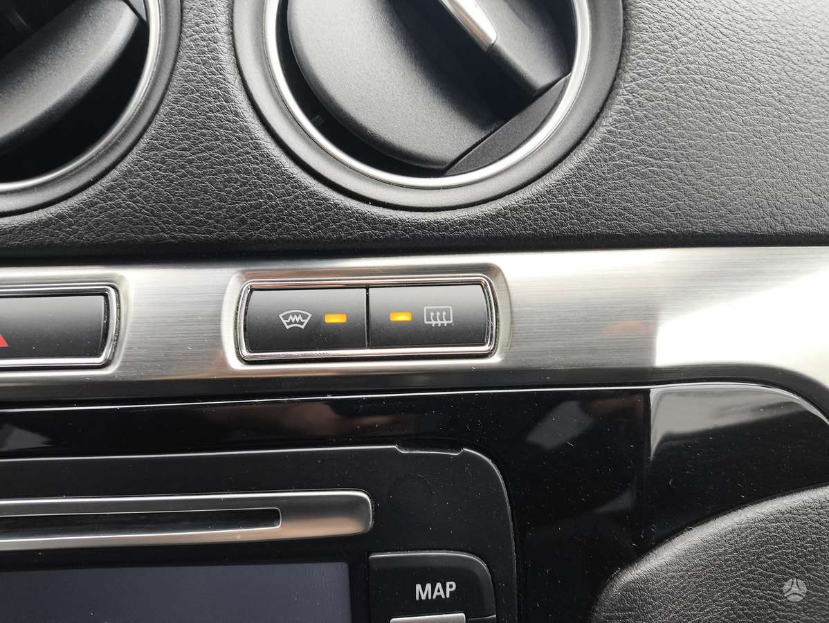 Ford S-MAX 2013 — photo 18