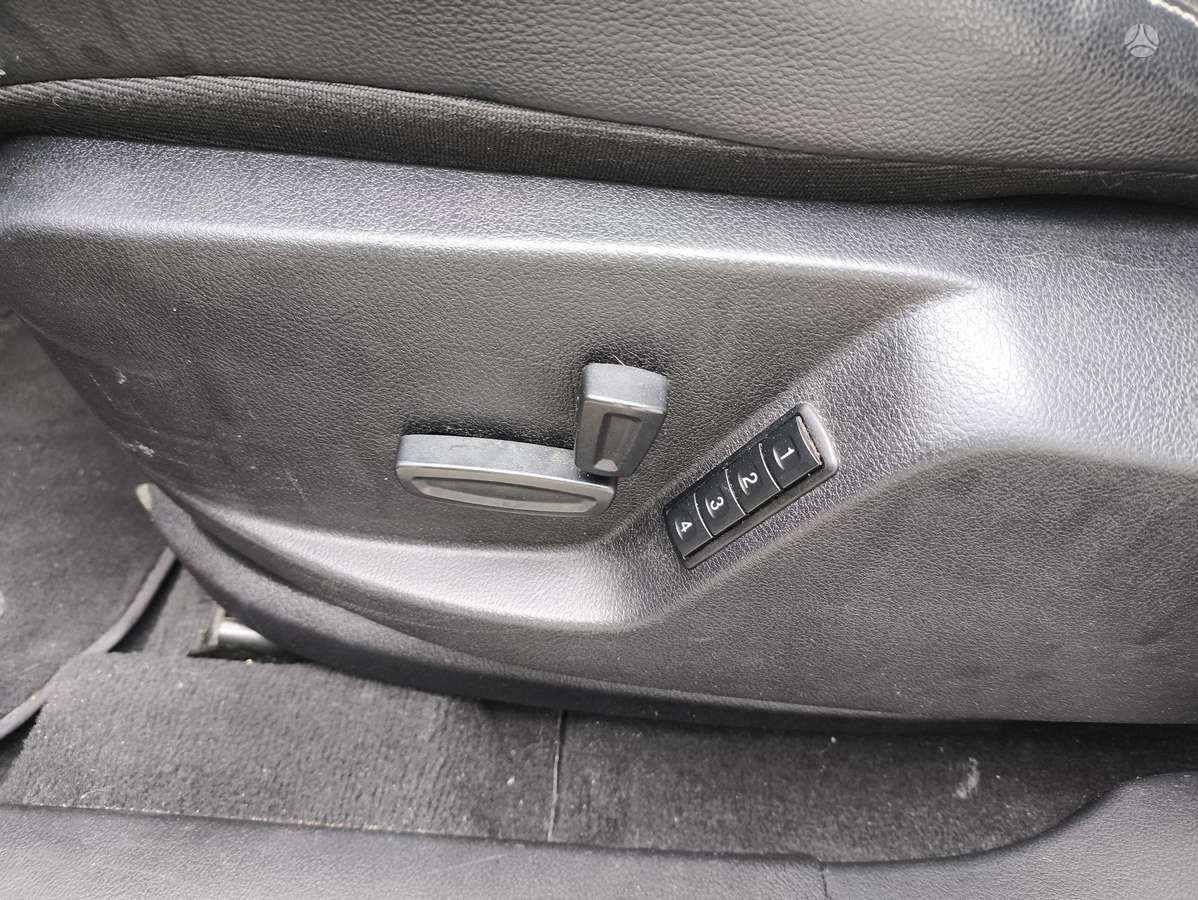 Ford S-MAX 2013 — photo 20