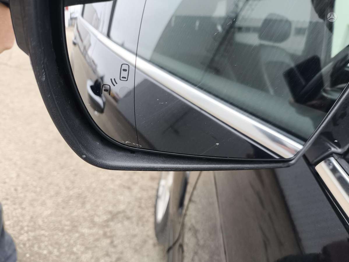 Ford S-MAX 2013 — photo 23