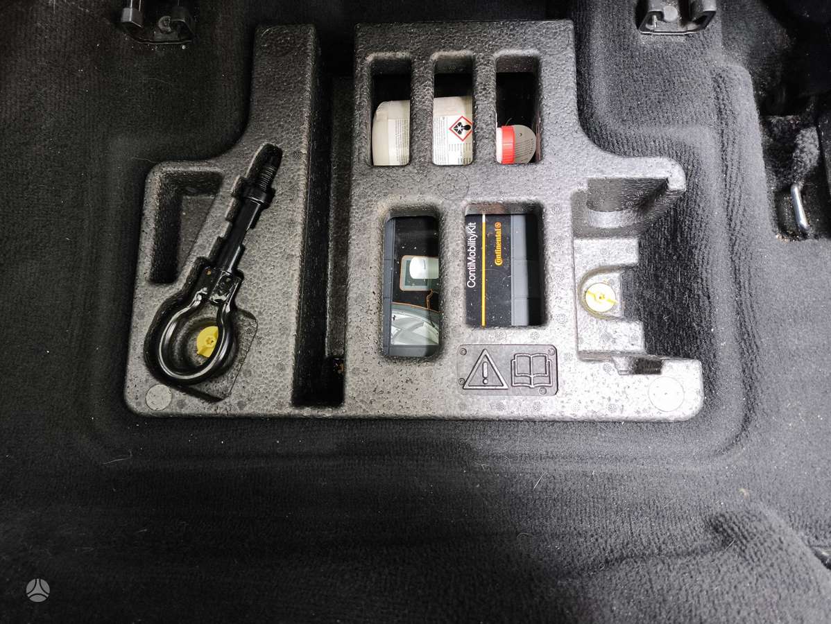 Ford S-MAX 2013 — photo 28