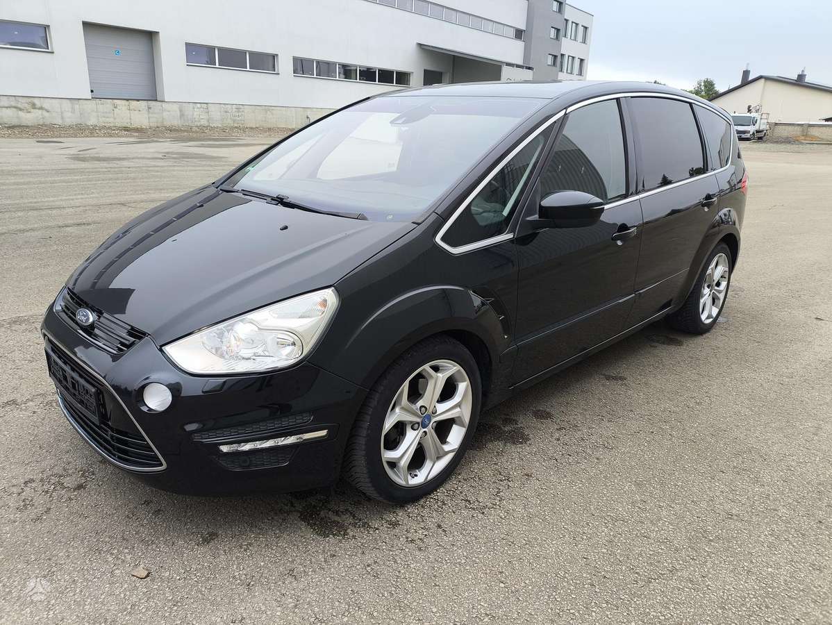 Ford S-MAX 2013 — interior