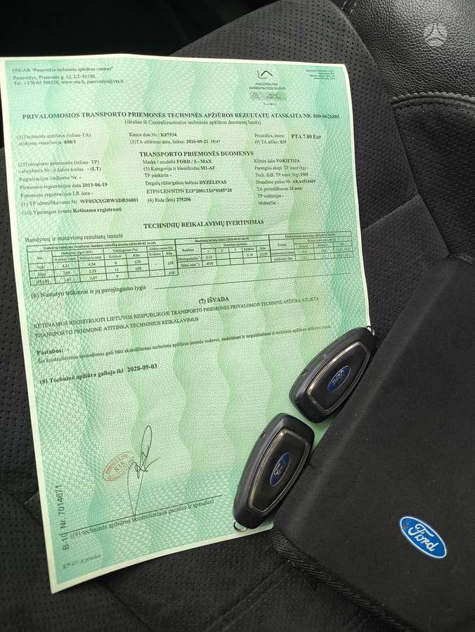 Ford S-MAX 2013 — photo 30