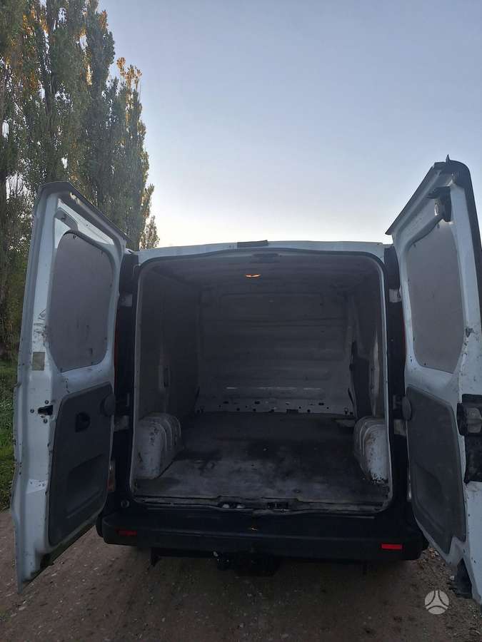 Opel Vivaro 2012 — photo 5